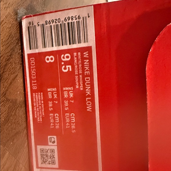 Nike Rose Dunks. Never Worn. - Picture 5 of 5